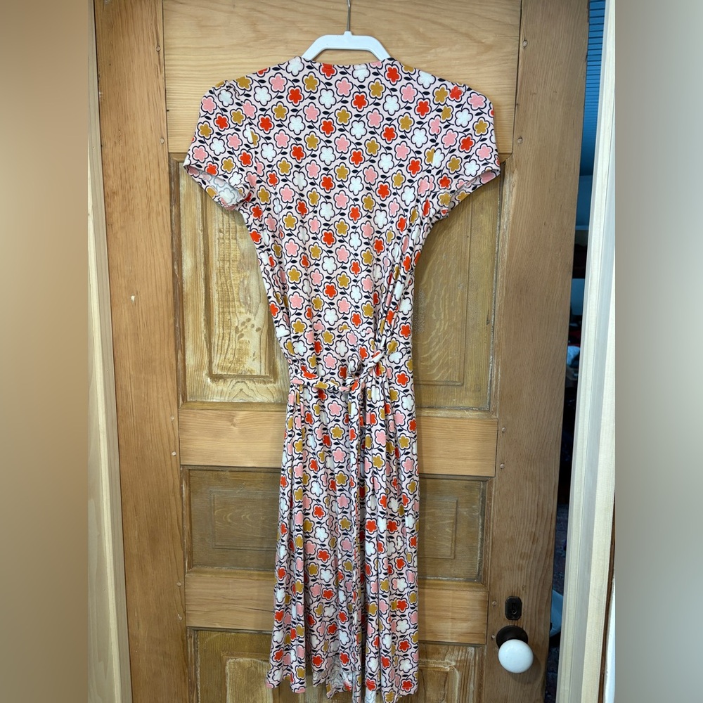 Boden Floral V Neck Viscose Wrap Dress - Picture 2 of 6